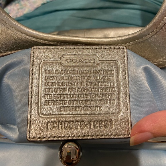 COACH genuine leather silver purse - Picture 3 of 6